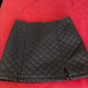 Forever 21 size M black skirt